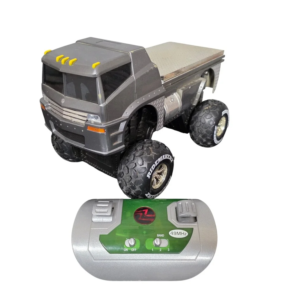 Ridemakerz RC Monster Truck Flatbed Semi 49MHz For Parts Untested As is